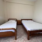 Dhoma Plazhi Husi Séjour chez l'habitant *