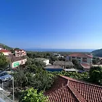 Dhoma Plazhi Husi *