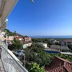 Dhoma Plazhi Husi Borsh