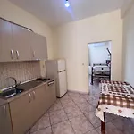 Dhoma Plazhi Husi Séjour chez l'habitant