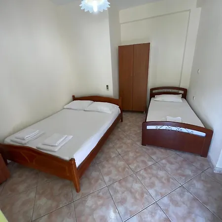 Dhoma Plazhi Husi *