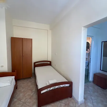 Dhoma Plazhi Husi