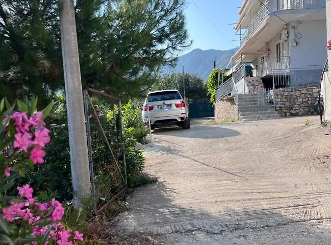 Dhoma Plazhi Husi Pansiyon Borş