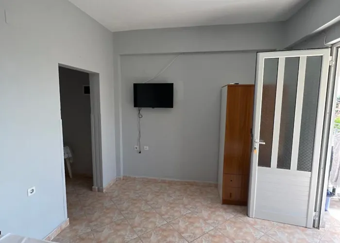 Dhoma Plazhi Husi
