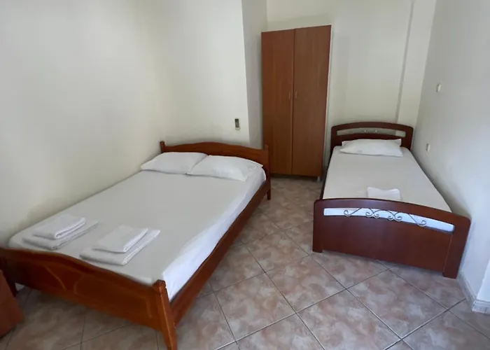 Dhoma Plazhi Husi *