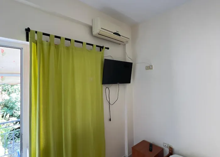 Dhoma Plazhi Husi Borş