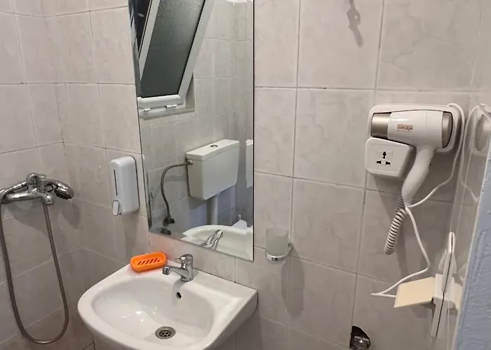 Dhoma Plazhi Husi Pansiyon