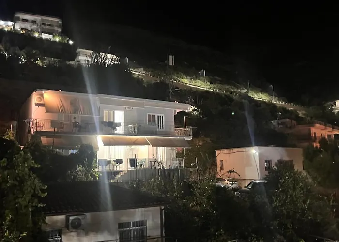 Pansiyon Dhoma Plazhi Husi *