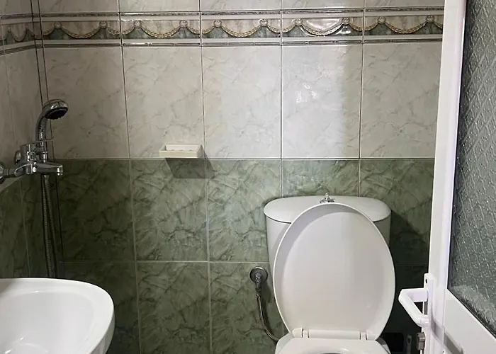 Dhoma Plazhi Husi *