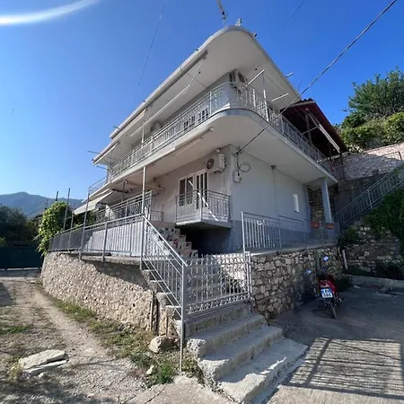 Dhoma Plazhi Husi Homestay