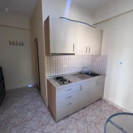 Dhoma Plazhi Husi Borsh