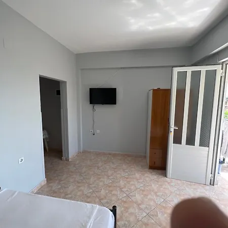 Dhoma Plazhi Husi