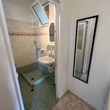 Privatunterkunft Dhoma Plazhi Husi