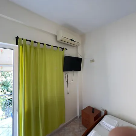 Dhoma Plazhi Husi Borsh