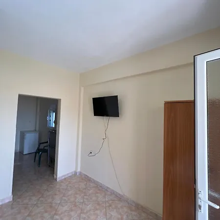 Dhoma Plazhi Husi Borsh