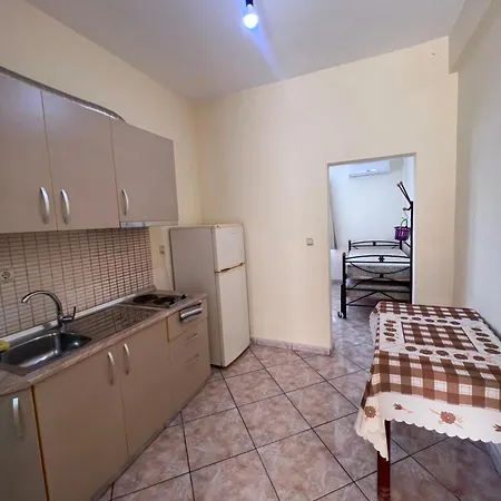 Dhoma Plazhi Husi Privatunterkunft