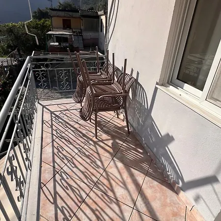 Проживание в семье Dhoma Plazhi Husi