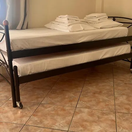 Dhoma Plazhi Husi Privatunterkunft *