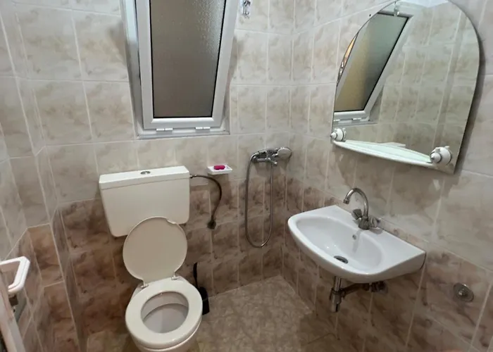 Dhoma Plazhi Husi *