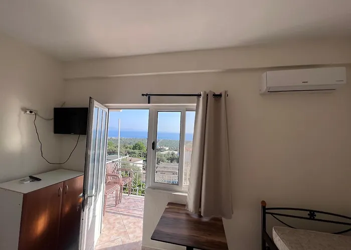 Dhoma Plazhi Husi Privatunterkunft *