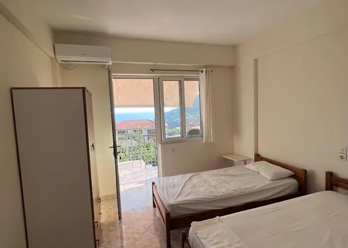 民宿 Dhoma Plazhi Husi