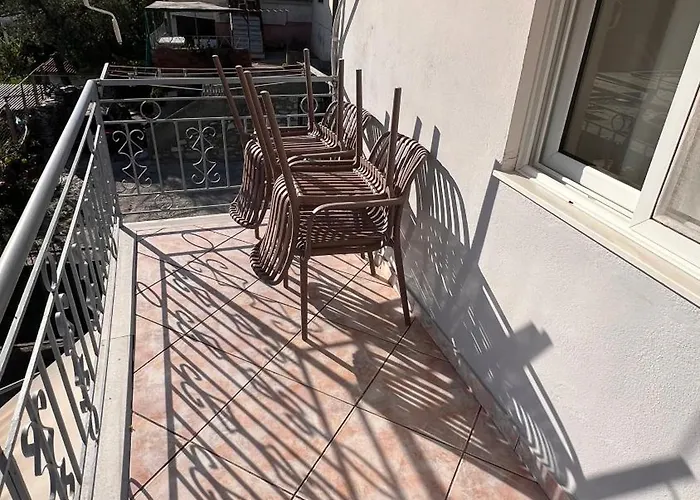 民宿 Dhoma Plazhi Husi