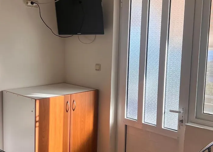 Dhoma Plazhi Husi 博尔什