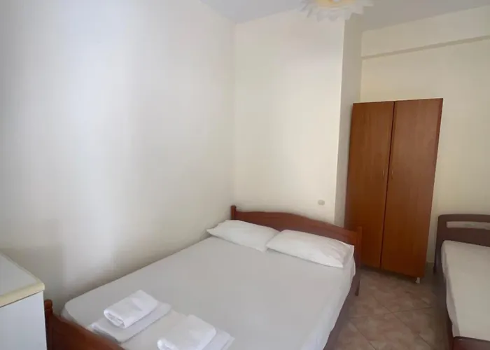 Dhoma Plazhi Husi * 博尔什